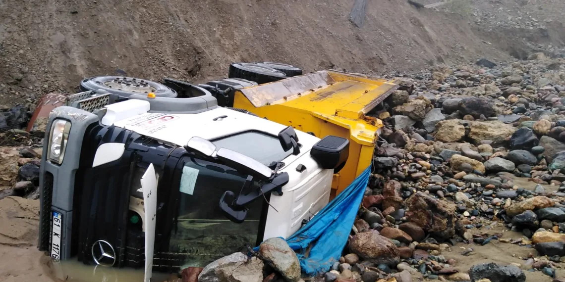 Giresun’da sel! Faciadan dönüldü