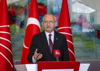 Davutoğlu’ndan Kılıçdaroğlu’na ziyaret