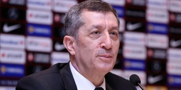Bakan Selçuk’tan tüm sınıflar için okula dönüş sinyali