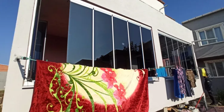 Bursa’da cam balkon 4 kişilik aileyi hayattan koparıyordu