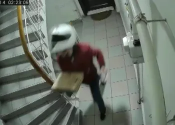 İstanbul’da kuryeden iğrenç olay!