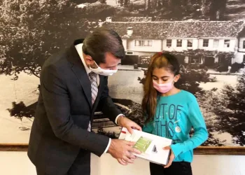 Gürsu’da askıda tabletler öğrencilere ulaşıyor