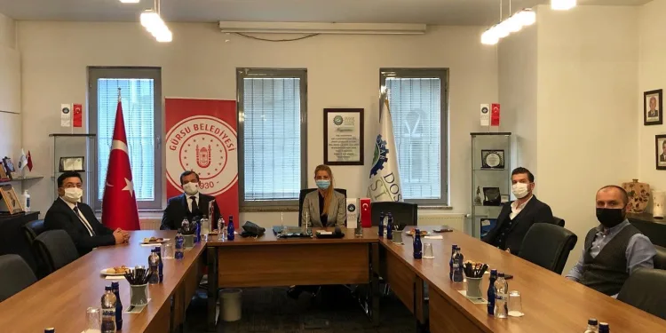 Gençler için güç birliği artıyor