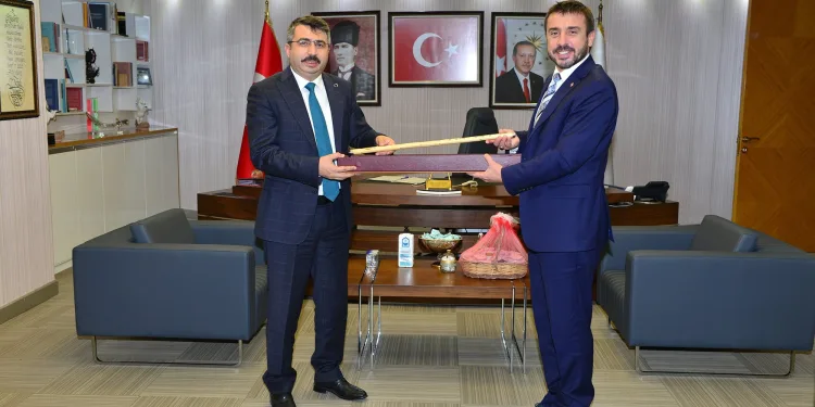 Yıldırım Belediye Başkanı Yılmaz, Kestel Belediye Başkanı Tanır’ı ağırladı