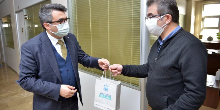 Başkan Yılmaz öğretmenler gününü kutladı