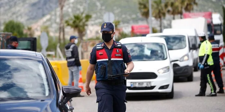 Bilim Kurulu Üyesi: Seyahat kısıtlaması tekrar değerlendirilebilir