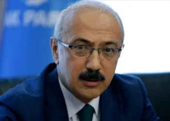 Albayrak’ın yerine Lütfi Elvan atandı