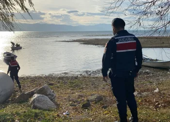 İznik Gölü’nde sular çekilince ortaya çıktı