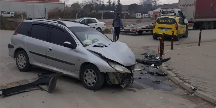 Bursa’daki kazada araçların yönü değişti