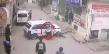 Baba-oğul gürültü nedeniyle komşularını bıçakladı