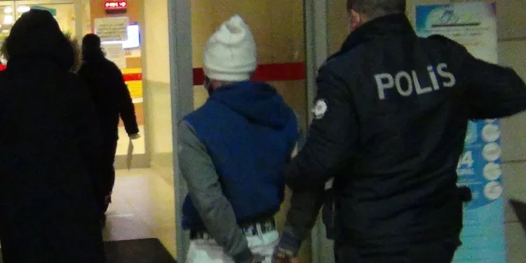 Yasağı ihlal eden kardeşler polislere saldırdı