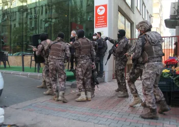 İhbara giden polislere silahlı saldırı: 1 şehit
