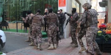 İhbara giden polislere silahlı saldırı: 1 şehit