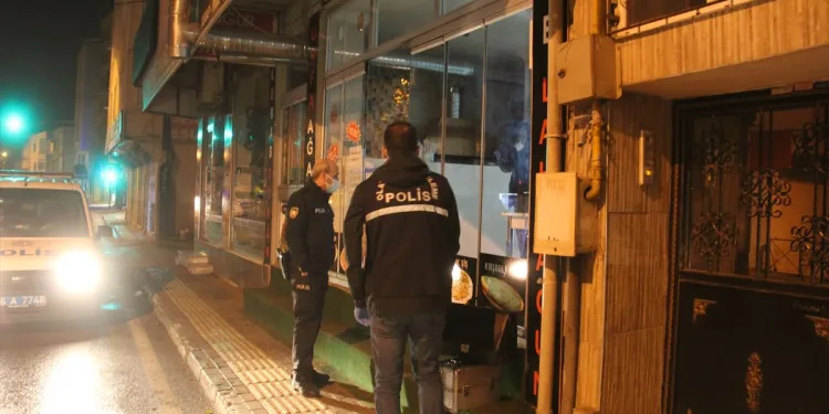 Bursa’da kısıtlamayı fırsat bilip hırsızlık yaptı