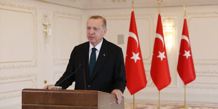 Erdoğan: Kısıtlamaları peyderpey kaldıracağız