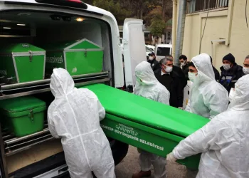 Gaziantep’te cenazeler ailelere teslim ediliyor
