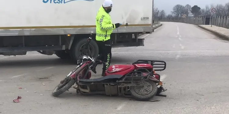 Bursa İnegöl’deki kazada elektrikli bisiklet sürücüsü yaralandı