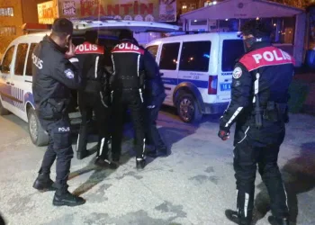 Aranıyorlardı! Kısıtlamayı ihlal edince yakalandılar