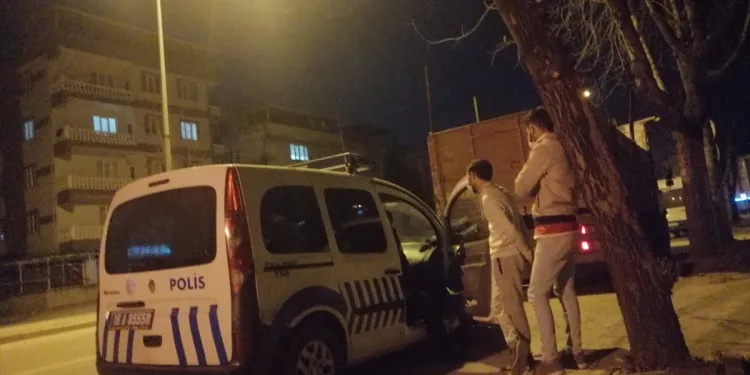 Bursa’da kümeste çay içerken yakalandılar