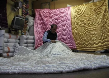 Mesleğini yaşatma mücadelesi veriyor