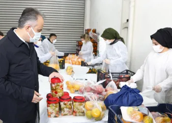 Vitamin destek paketleri 400 aileye ulaştırılıyor