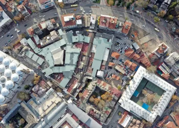 Bursa’da tarih değer buluyor! 15 dükkan daha yıkıldı