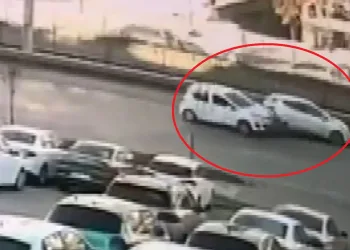 Bursa’da yola atlayan kedi zincirleme kazaya neden oldu