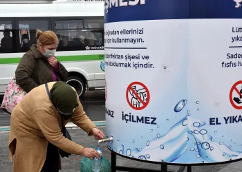 Şehir merkezine dezenfektan çeşmesi kuruldu