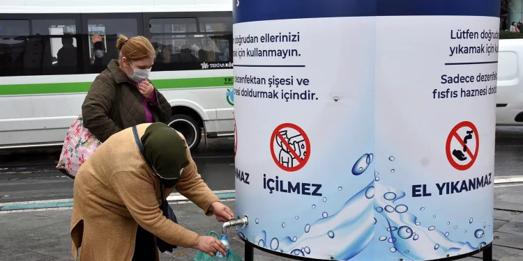Şehir merkezine dezenfektan çeşmesi kuruldu