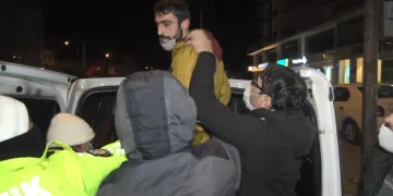 Bursa’da aranan 2 kişi kısıtlamada yakalandı
