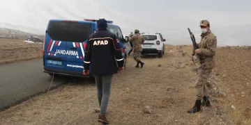 Babalarını kabloyla boğup mağaraya gömdüler