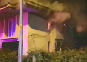 Bursa’da, metruk binada çıkan yangında bir kişi yaralandı