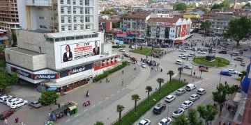 Kısıtlamalar yeniden geldi! Bursa 15 Temmuz Demokrasi Meydanı’nda son durum