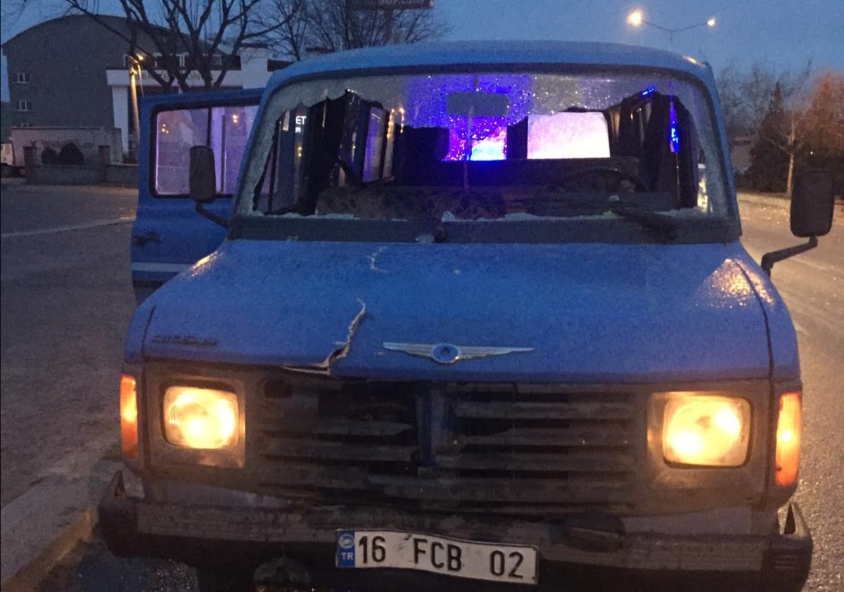 Bursa'da minibüsün çarptığı genç kurtarılamadı