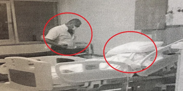 Virüs bulaştırmasın diye yastıkla boğmaya çalıştı