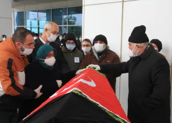 Acı veda… Gözyaşları sel oldu