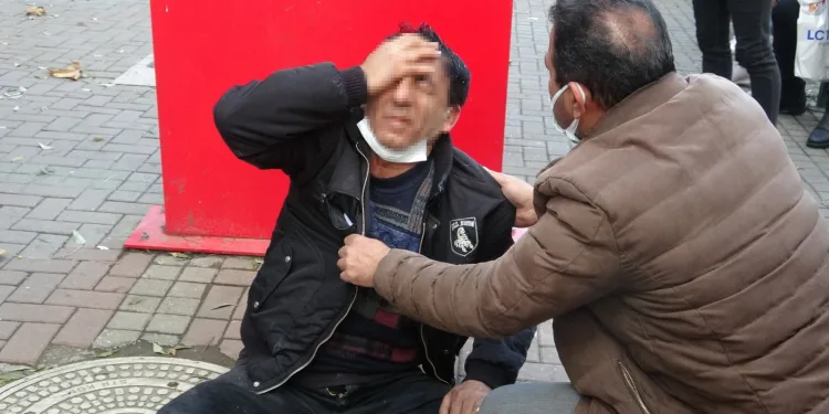 Bursa’da iğrenç olay! Sokak ortasında dövdüler