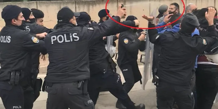 Bursa’da gergin anlar! Mahalleli polise saldırdı