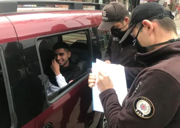Maske takmayan arkadaşına ceza yazdırdı