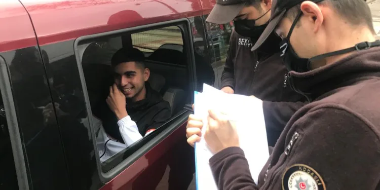 Maske takmayan arkadaşına ceza yazdırdı