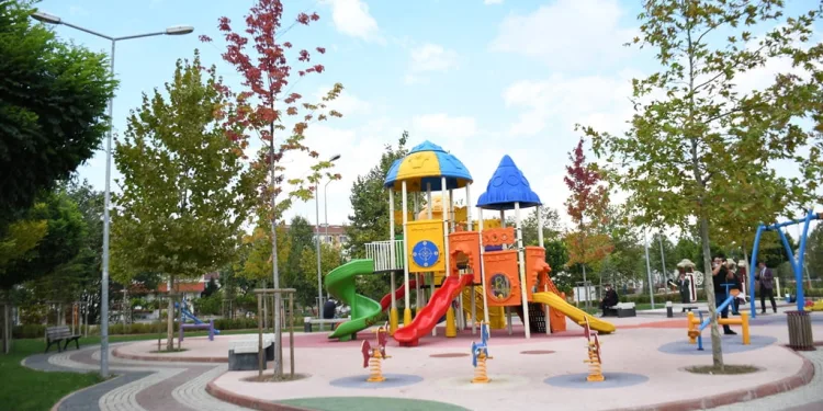 İnegöl’de 12 çocuk parkı kamera sistemleriyle donatıldı
