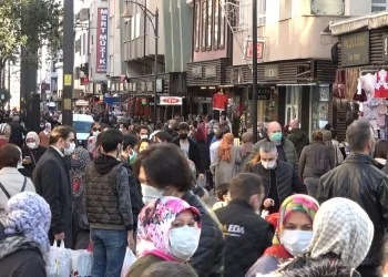 Bursa’da çarşı ve pazarlarda yılbaşı yoğunluğu