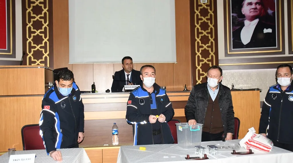 İnegöl’de cerrah pazar yerinin kuraları çekildi