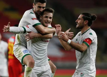 Bursaspor süper lig temsilcisi Göztepe’yi kupada 5-4 yenip bir üst tura yükseldi