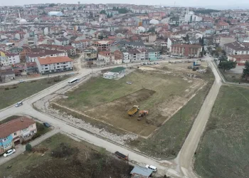 İnegöl’de Alanyurt spor sahasının yapımına başlandı
