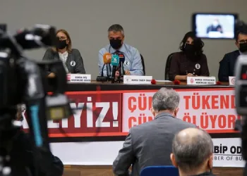 Bursa’da sağlıkçılar isyan etti: Artık sabrımız kalmadı, tükendik, ölüyoruz!