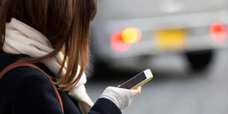 Uzmanından uyarı: Telefon ve bilgisayar elinizi felç etmesin
