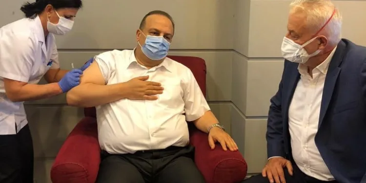 Bursa Valisi Çin aşısına gönüllü denek oldu