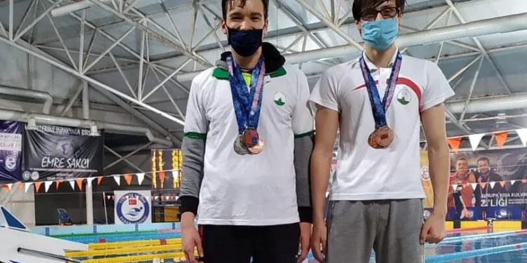 Osmangazi Belediyespor Yüzme Takımı sporcularından çifte başarı