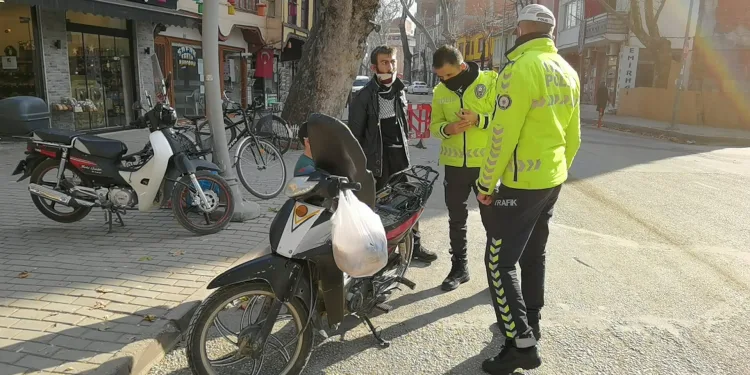 Çalıntı motosikletle ekmek almaya giderken yakalandı